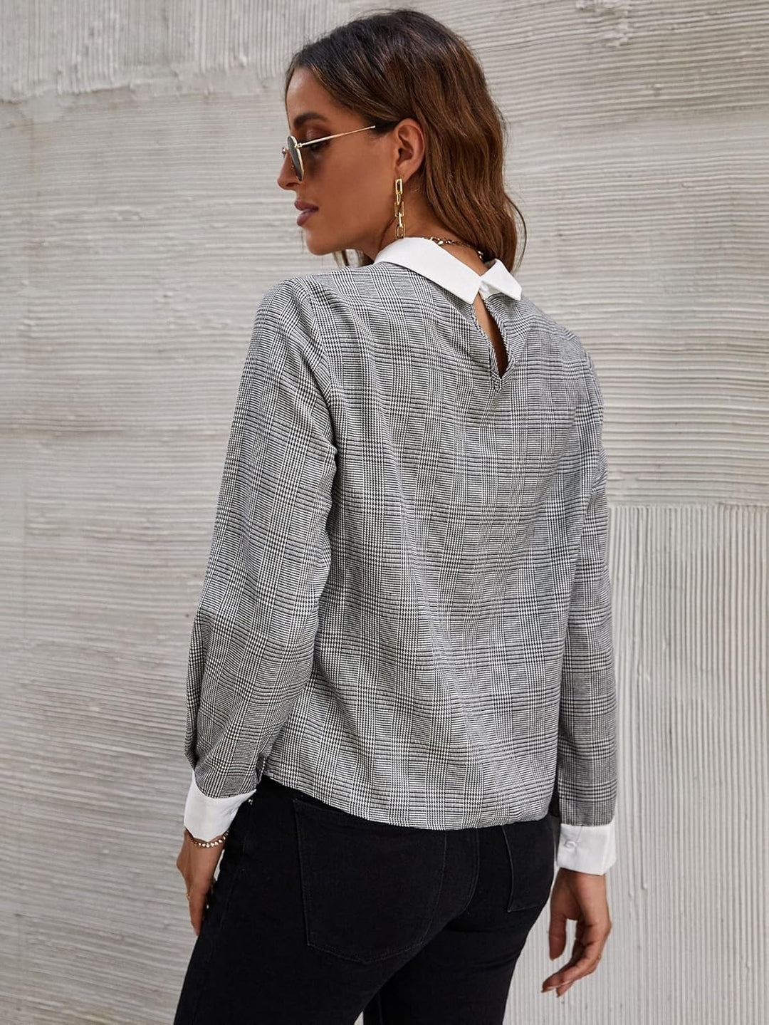 Clara – Damesblouse met Ruitjes en Contrasterende Kraag