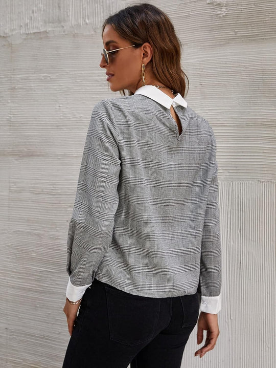 Clara – Damesblouse met Ruitjes en Contrasterende Kraag