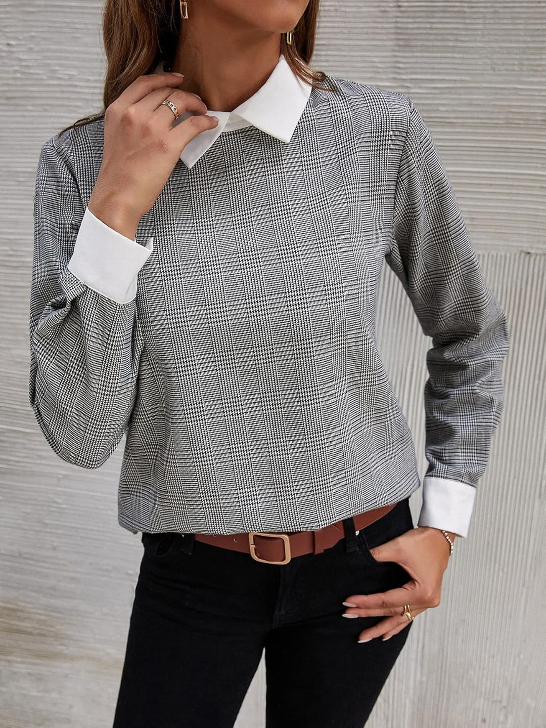 Clara – Damesblouse met Ruitjes en Contrasterende Kraag