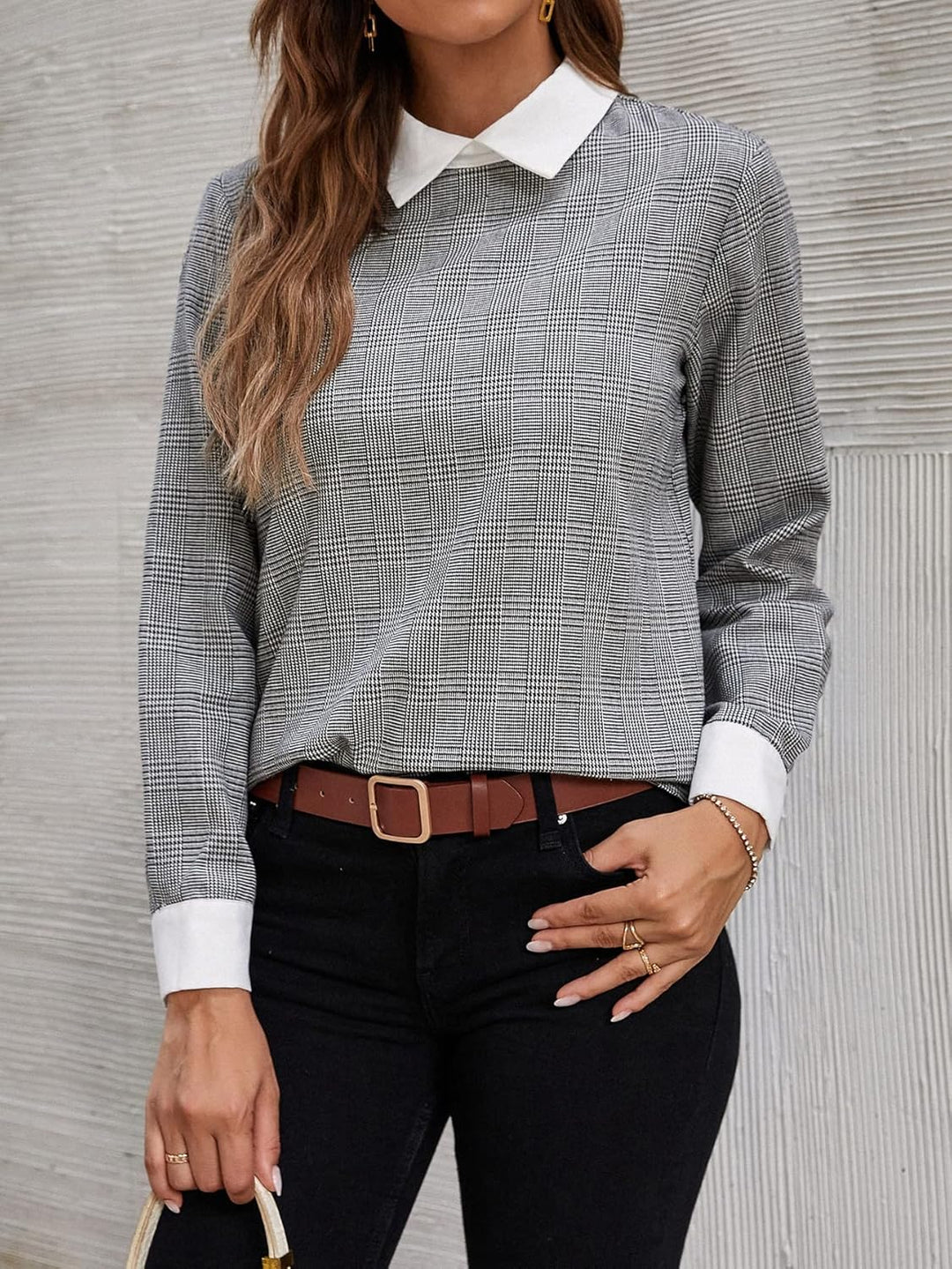 Clara – Damesblouse met Ruitjes en Contrasterende Kraag