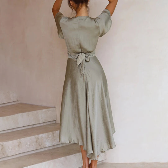 Amira – Elegante V-Hals Satijnen Jurk voor Dames