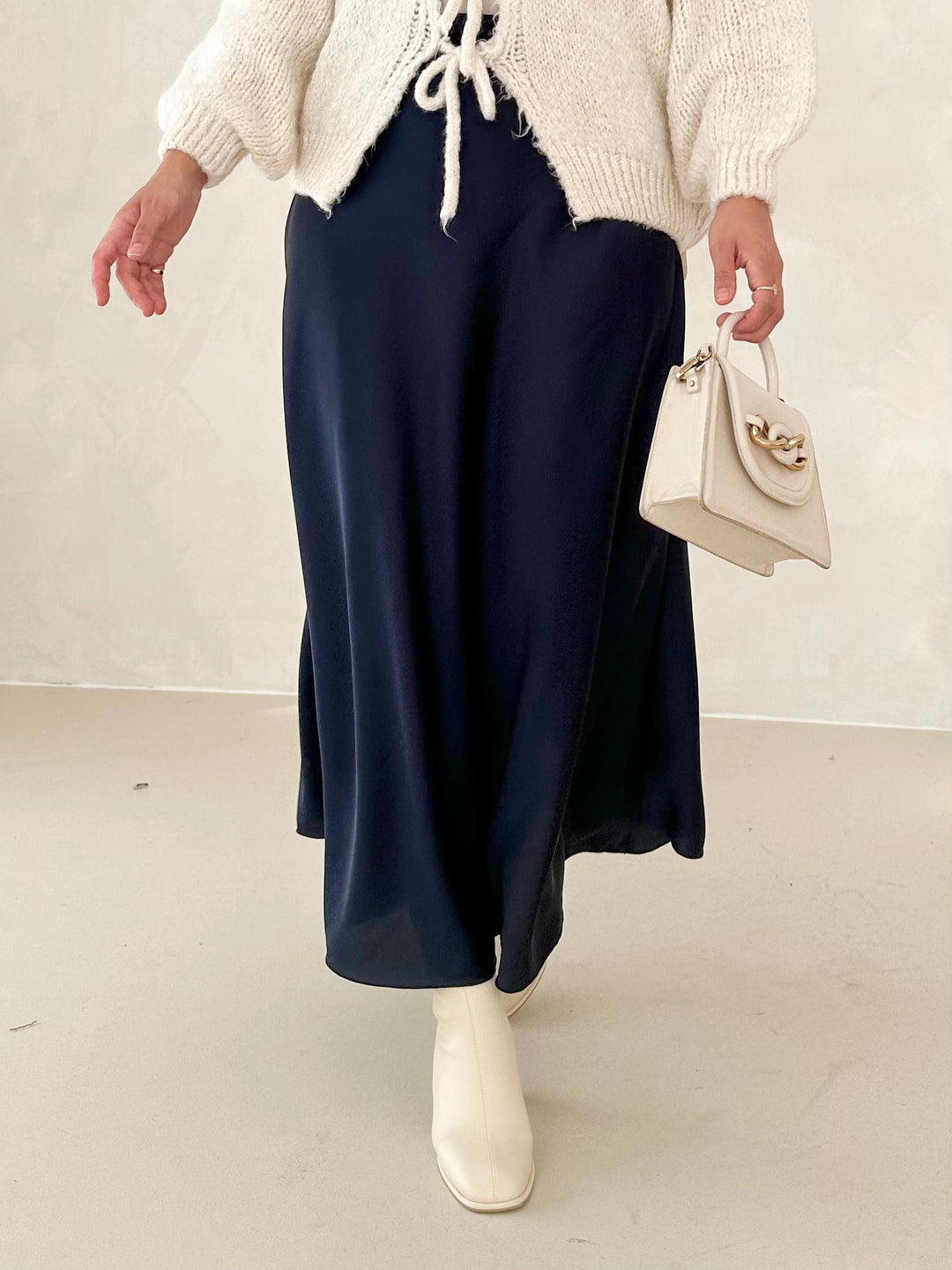Yara – Elegante Satin Midi Rok voor Dames
