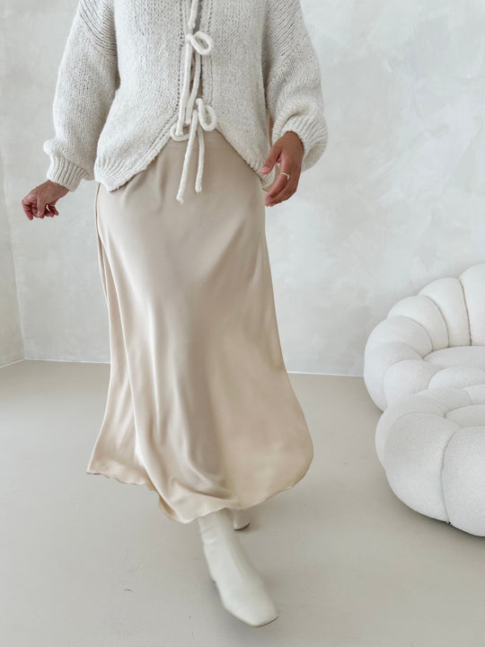 Yara – Elegante Satin Midi Rok voor Dames