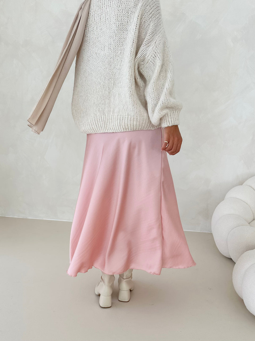 Yara – Elegante Satin Midi Rok voor Dames