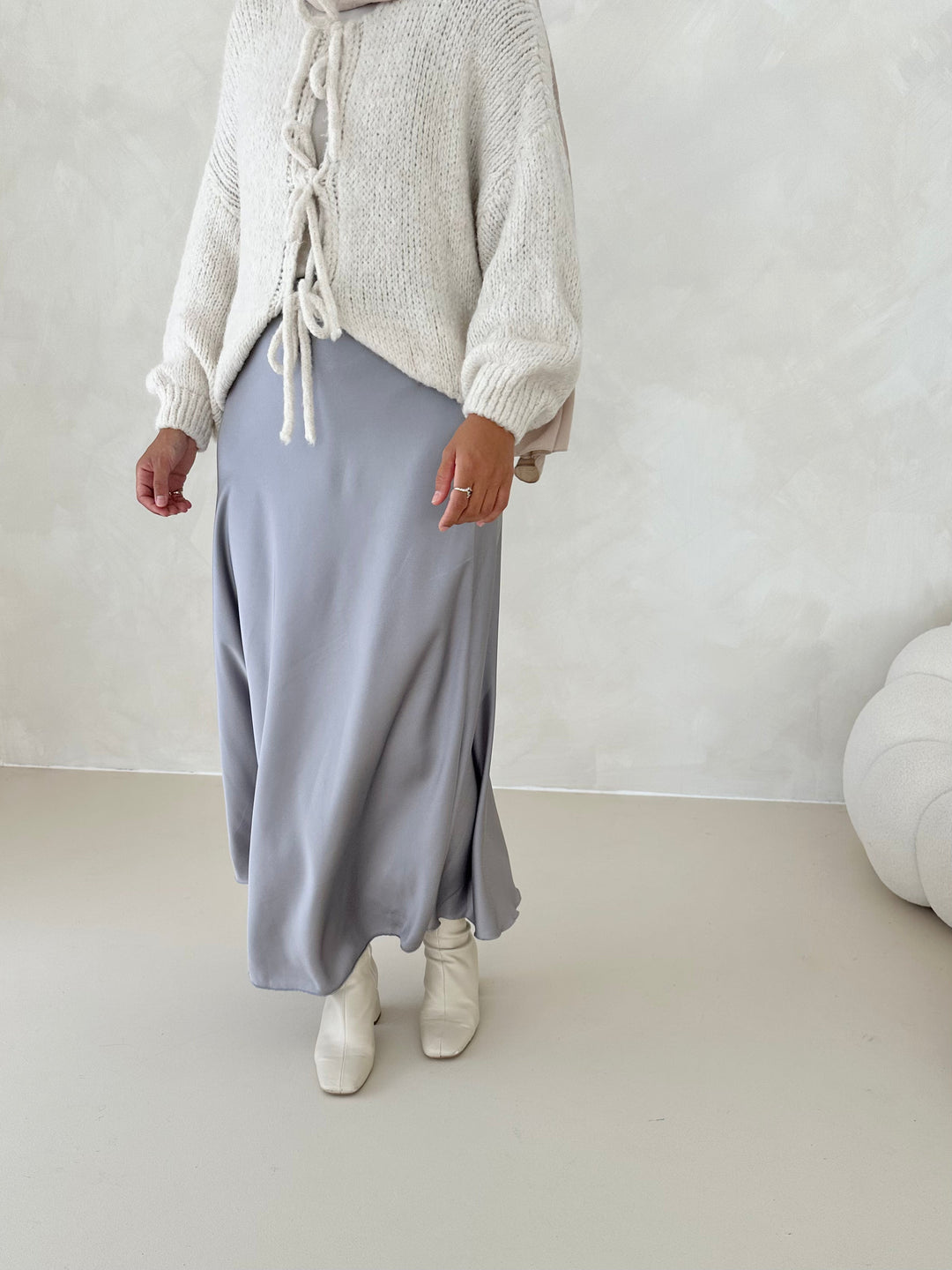 Yara – Elegante Satin Midi Rok voor Dames