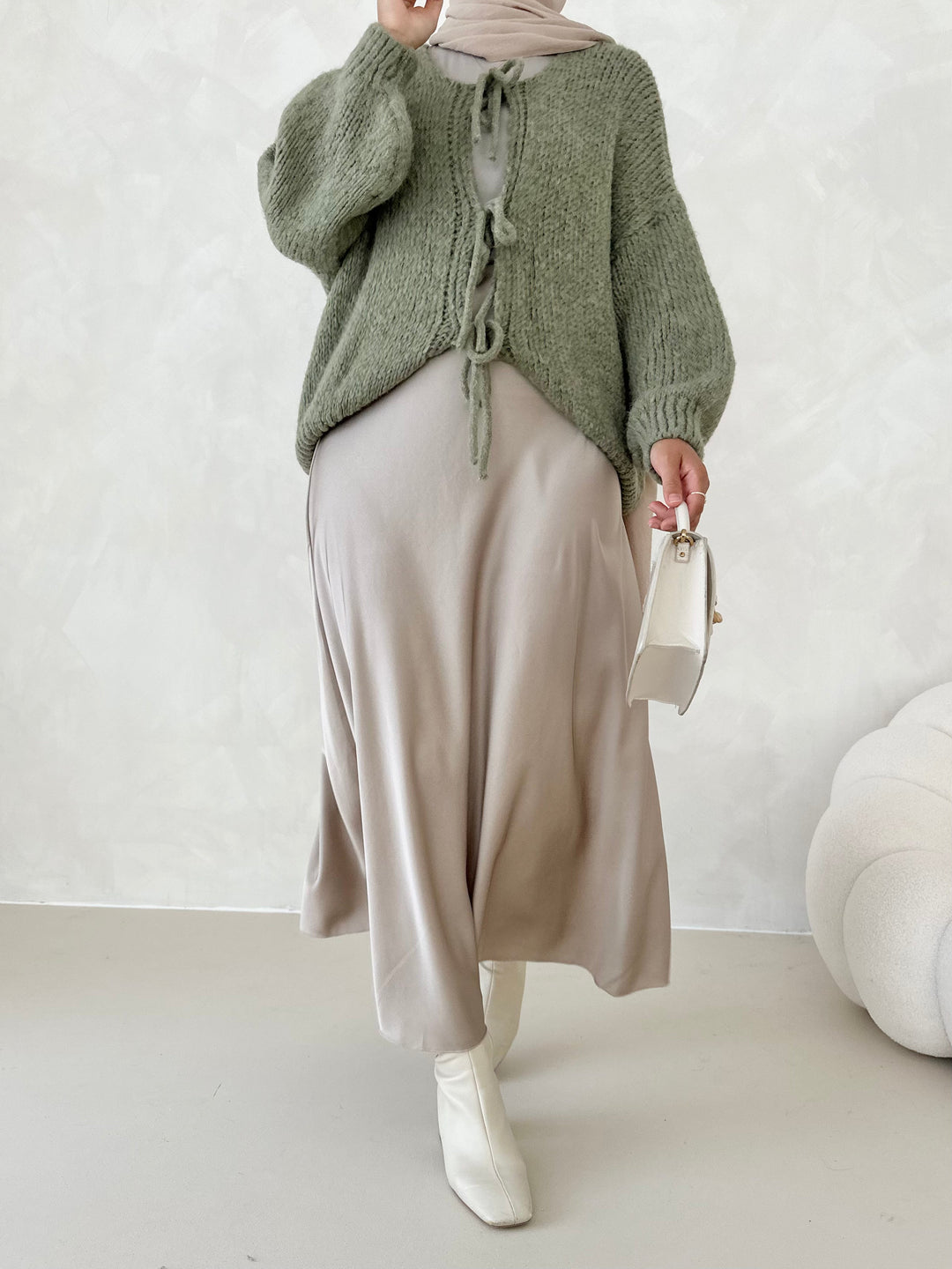 Yara – Elegante Satin Midi Rok voor Dames