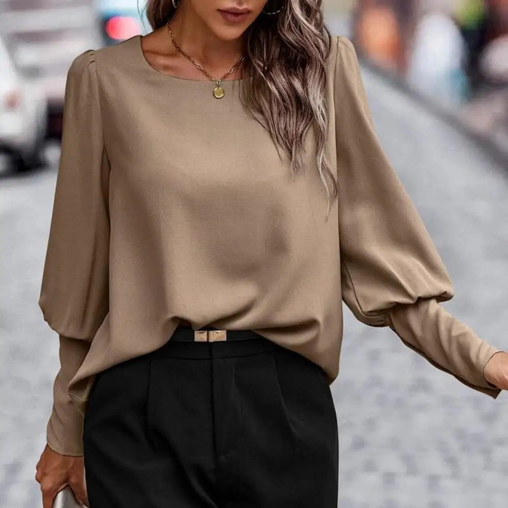 Giovanna – Elegante Damesblouse met Knopen op de Rug
