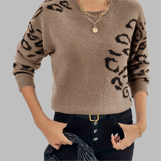 Serena – Chique Dames Trui met Luipaardprint en Ronde Hals
